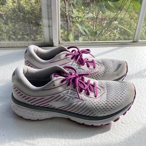 Brooks Ghost 12